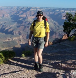 Zacatek  sestupu do Grand Canyonu