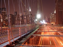 Brooklyn Bridge v noci, New York